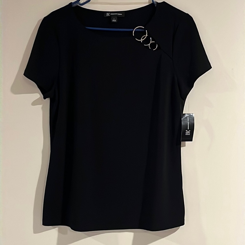 Deep black top